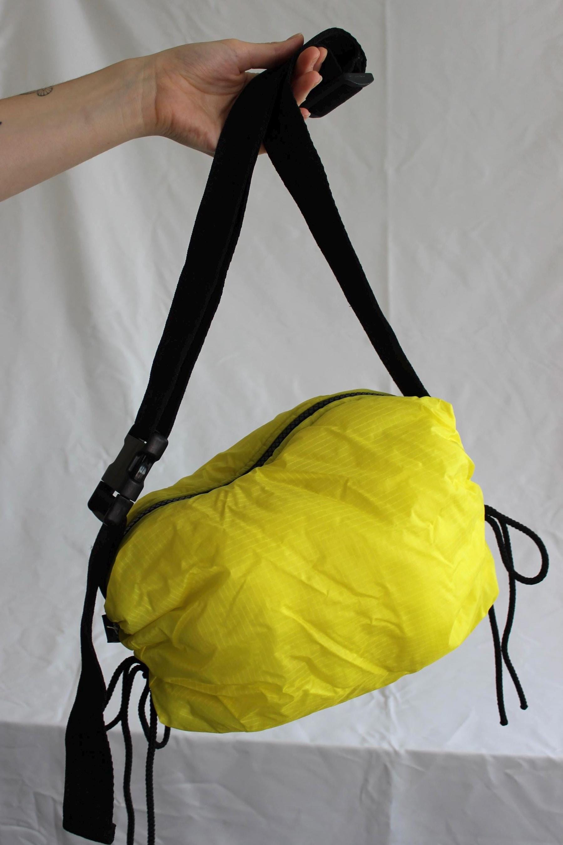 Sustainable extendable shoulder bag
