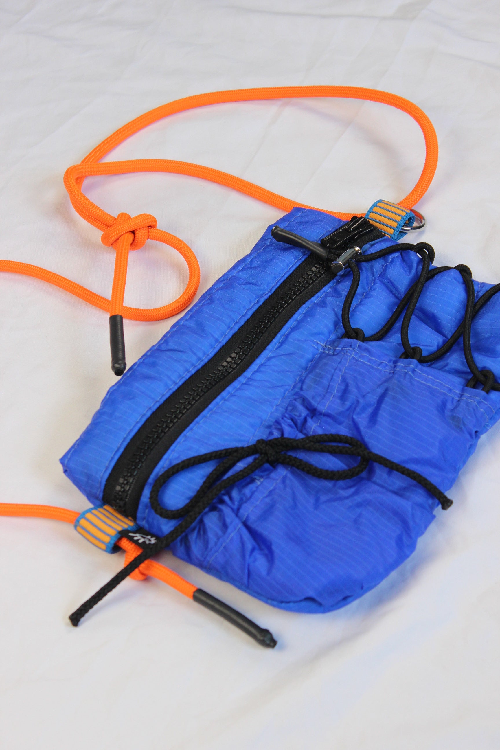 Cord messenger